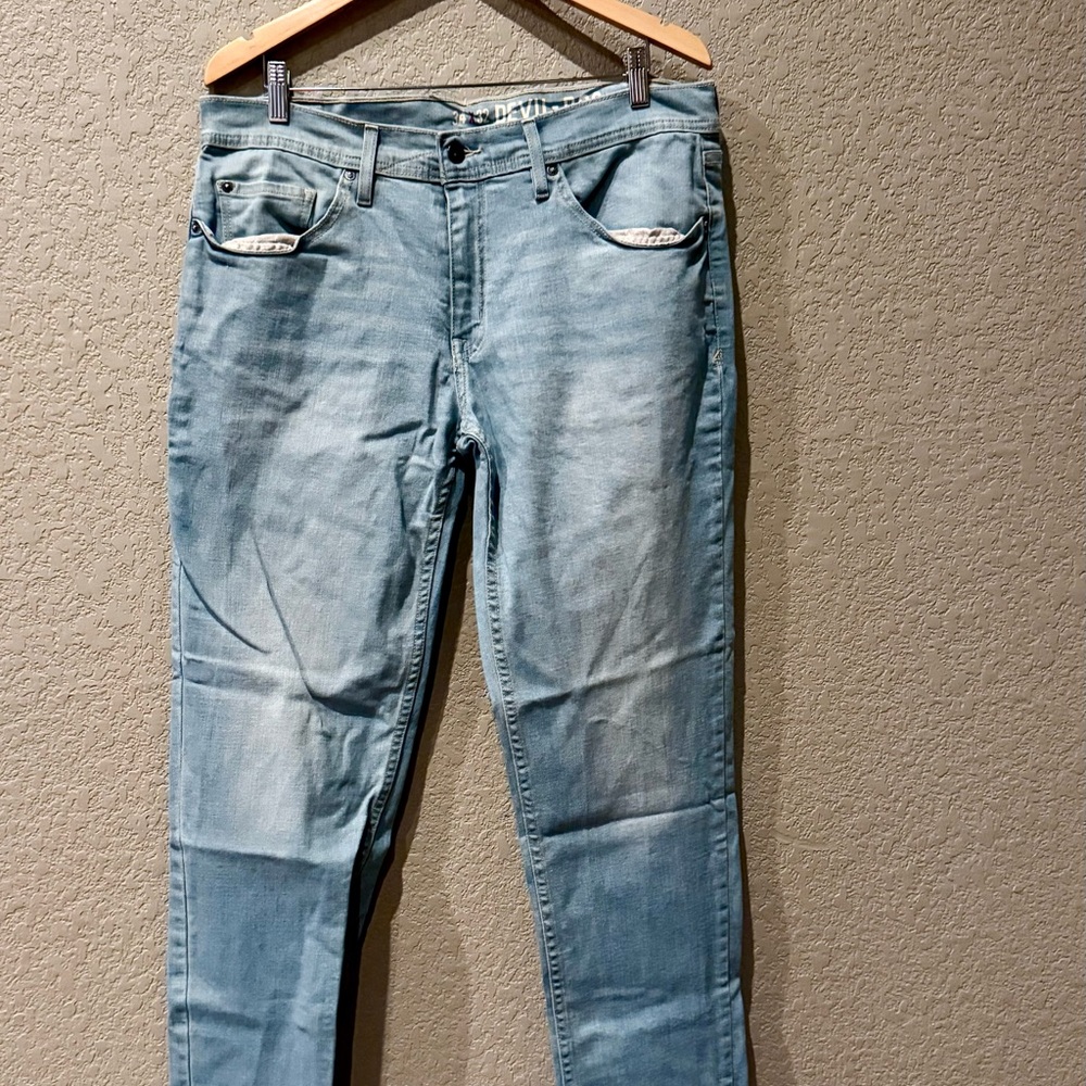 NWOT Men’s Athletic Cut Devil Dog Dungarees Jeans
